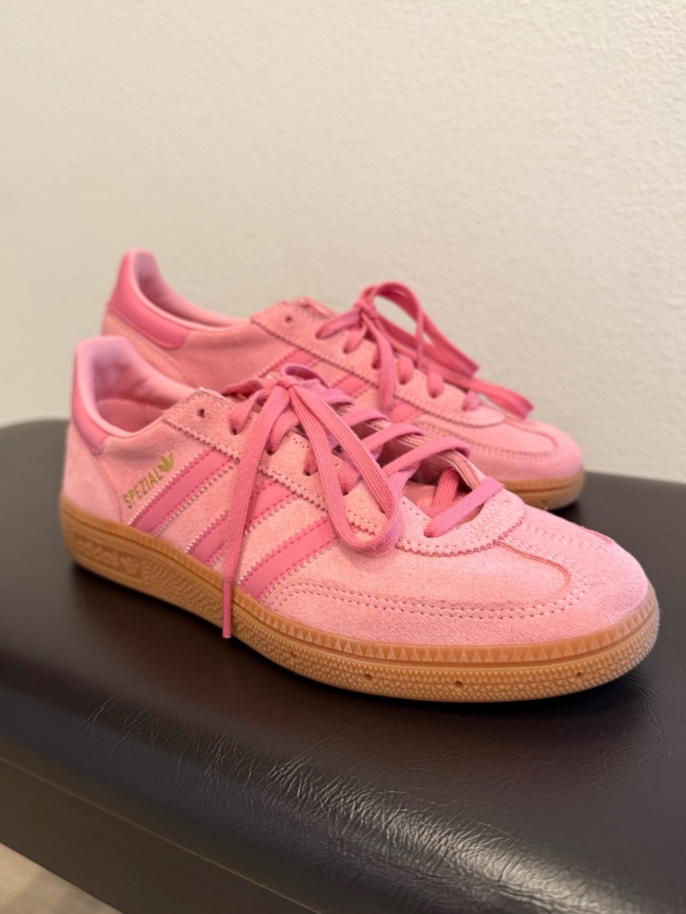 ADIDAS Handball Spezial Glow Pink Sneaker | Womens US 4.5